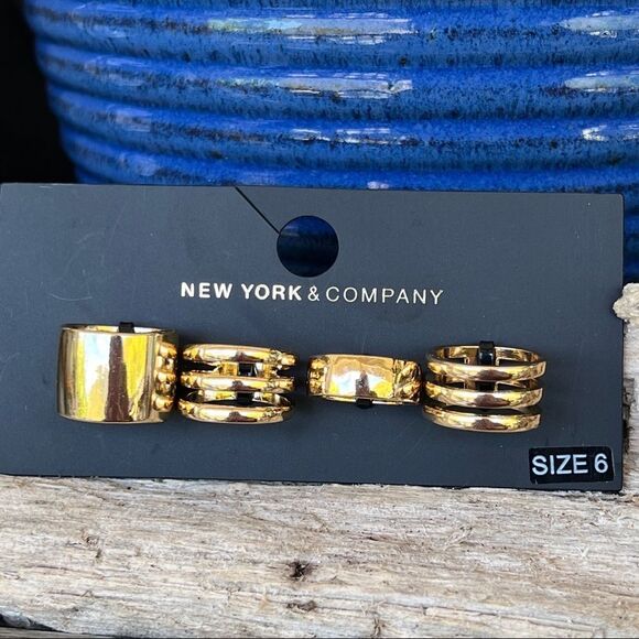 New York & Co Set of 4 rings Gold Tone Size 6 - Picture 1 of 7